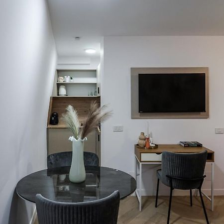 The Urban Oasis Apartment Bucureşti Exterior foto