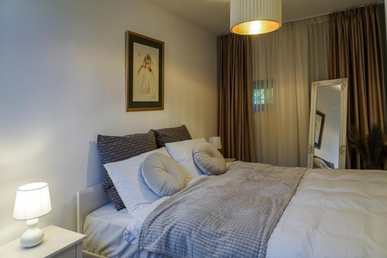 The Urban Oasis Apartment Bucureşti Exterior foto