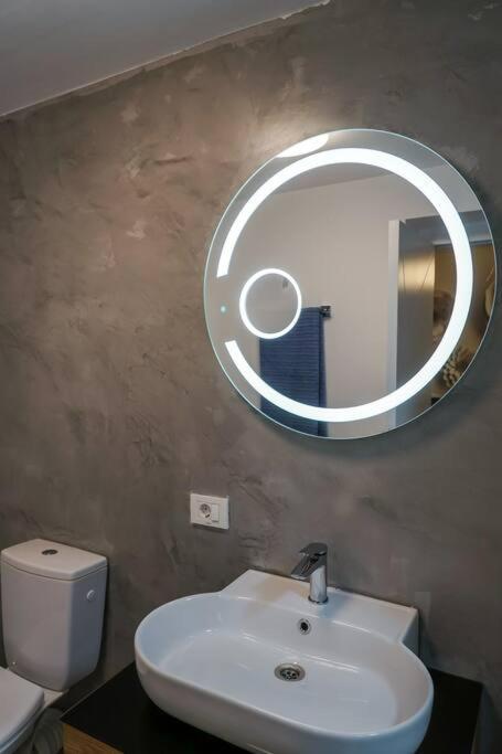 The Urban Oasis Apartment Bucureşti Exterior foto