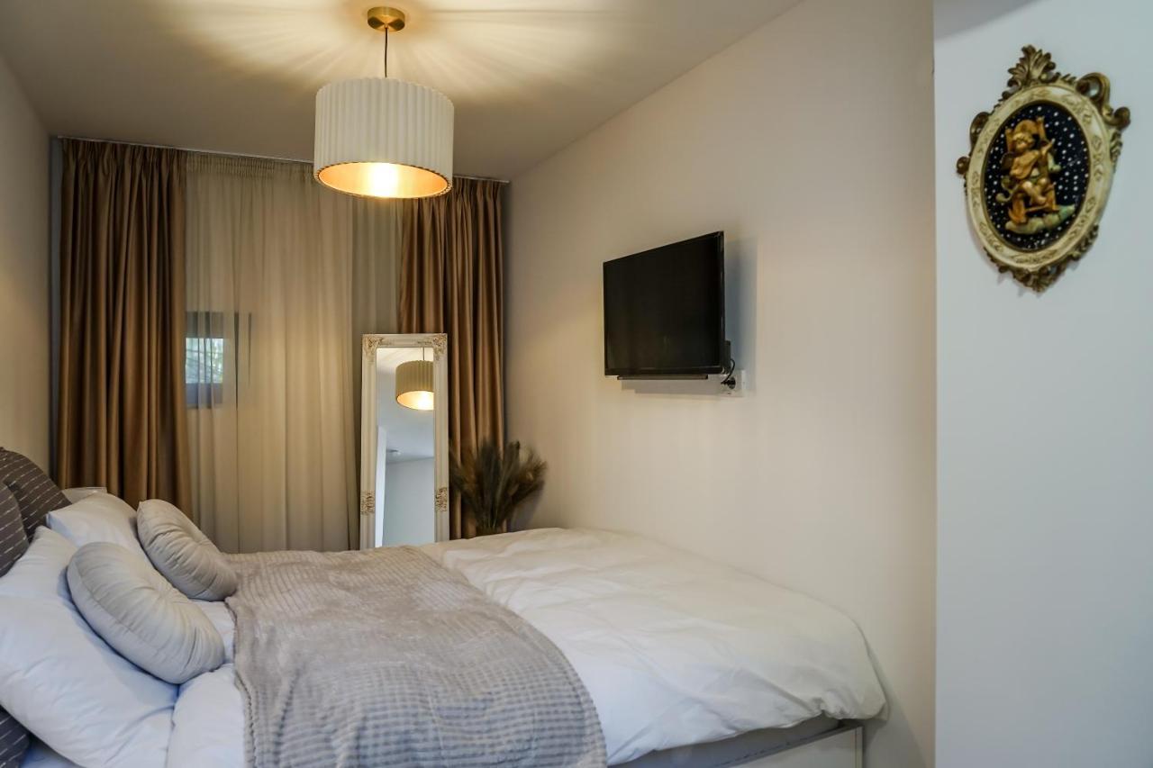 The Urban Oasis Apartment Bucureşti Exterior foto