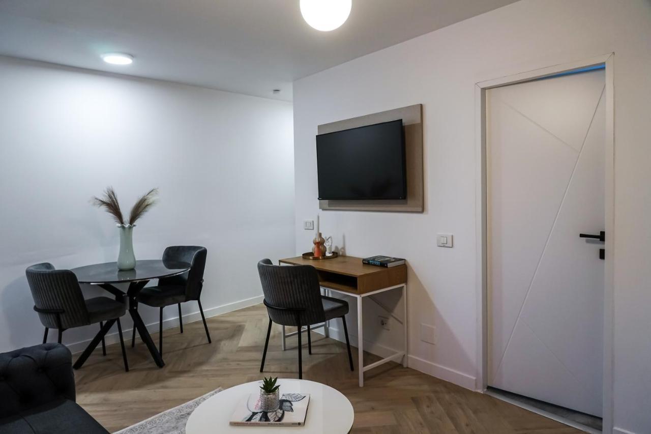 The Urban Oasis Apartment Bucureşti Exterior foto