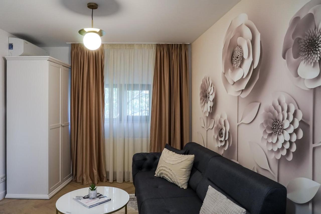 The Urban Oasis Apartment Bucureşti Exterior foto