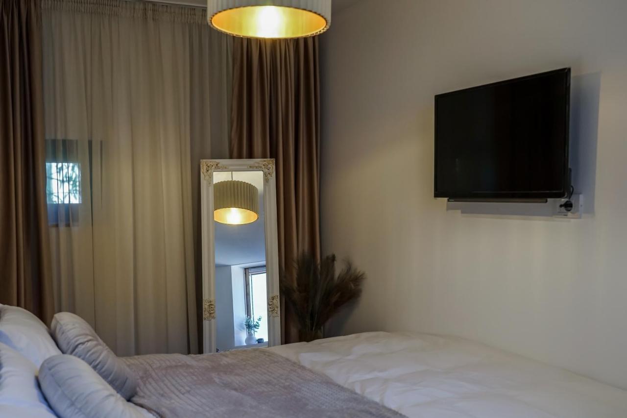 The Urban Oasis Apartment Bucureşti Exterior foto