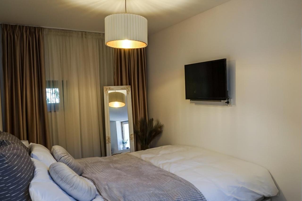 The Urban Oasis Apartment Bucureşti Exterior foto